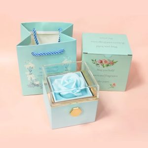 Blaue Box mit Rose | BLUEBOX